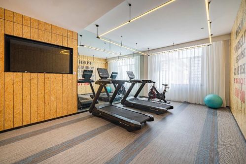 暑期游熱潮帶動住宿業(yè)復蘇，宜尚酒店多店滿房并推出美甲服務提升體驗